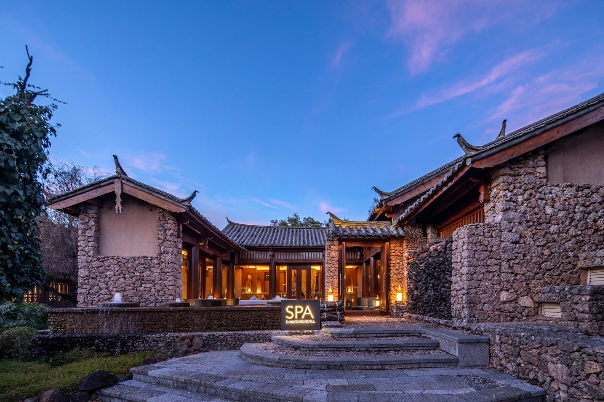 Intercontinental Lijiang Ancient Town Resort By Ihg מראה חיצוני תמונה